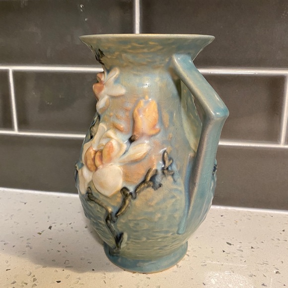 Vintage Roseville Pottery 90-7 Blue Magnolia Double Handled Vase - EUC! - Picture 10 of 10